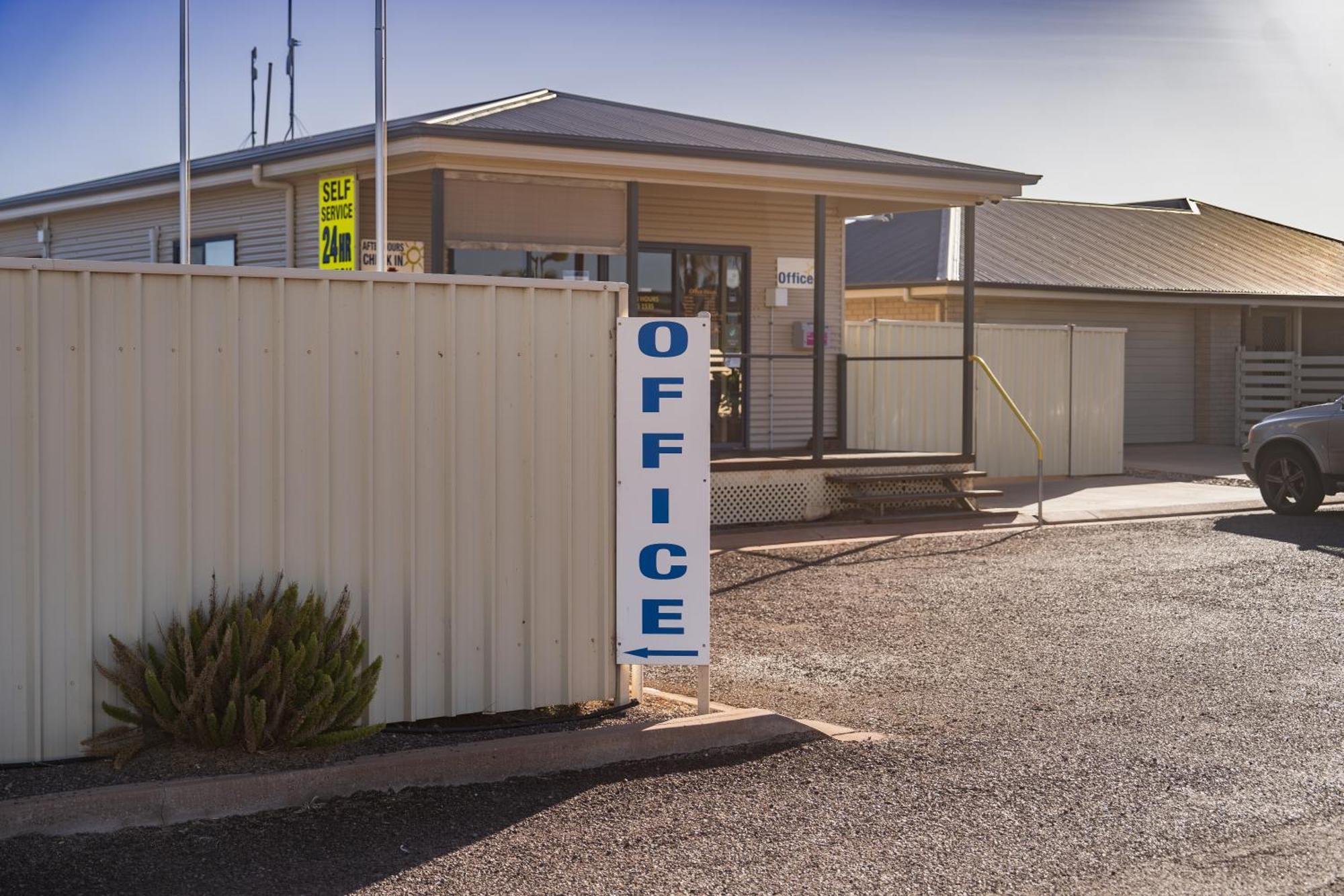 The Sundowner Cabin & Tourist Park Whyalla Kültér fotó