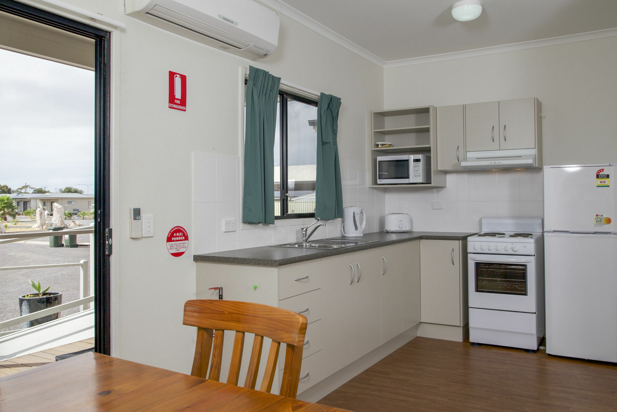 The Sundowner Cabin & Tourist Park Whyalla Kültér fotó